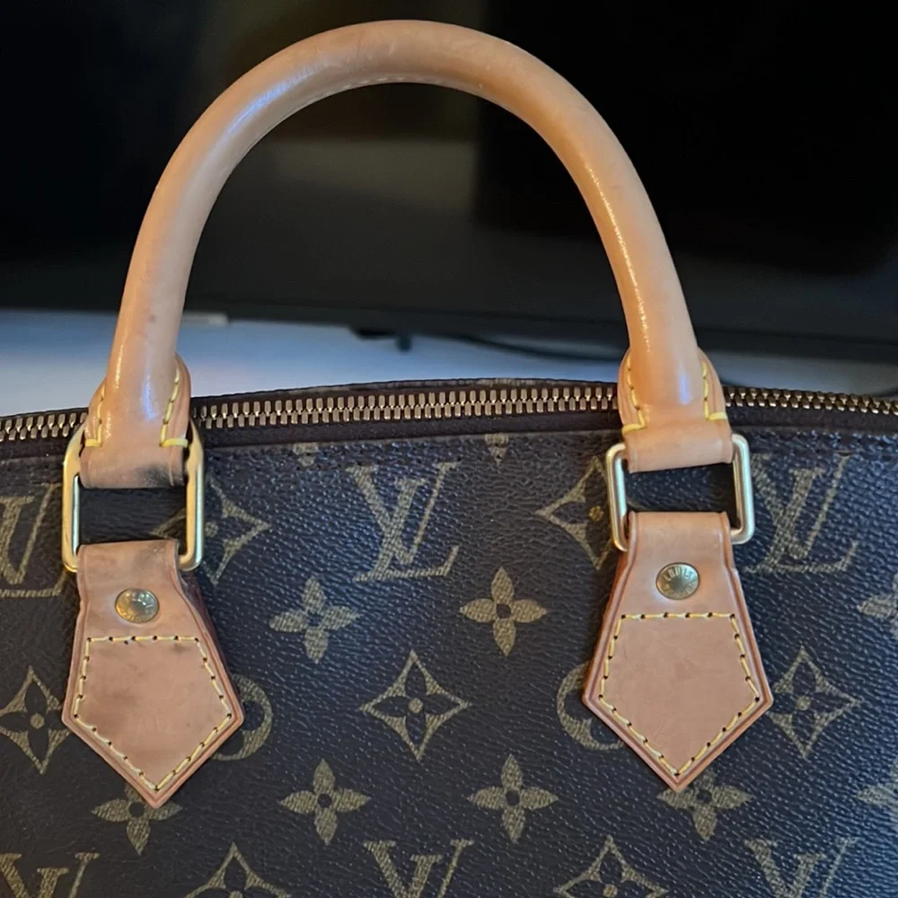 - Gorgeous preloved Alma PM